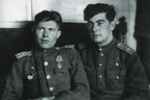 Абдуль Тейфук (справа) и Тантана Ниязи. Весна 1945. Германия.