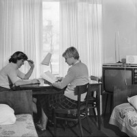 Студенты СГУ в общежитии.